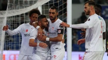 Sivasspor ilk kez kazandı, Başakşehir ilk mağlubiyetini aldı