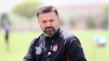 Sivasspor Teknik Direktörü Bülent Uygun 1500 kişiye dava açtı