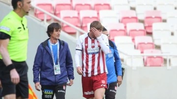 Sivasspor’da Burak Kapacak sakatlandı, maça devam edemedi