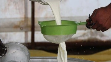 Süte zam geldi USK yeni fiyatı duyurdu! Market satış fiyatlarını etkileyecek mi?