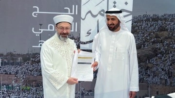 Suudi Arabistan Hac ve Umre Bakanlığı'ndan Diyanet İşleri Başkanlığı'na ödül