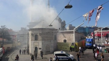 Taksim Meydanı'nda korkutan yangın!