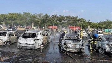Tayvan'da otoparkta çıkan yangında 24 otomobil ile bir kamyon küle döndü