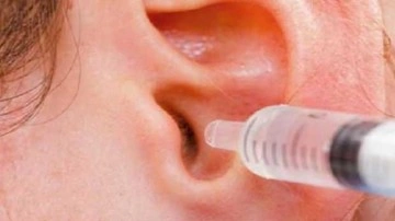 Tedavi edilmezse işitme kaybına kadar götürüyor! Kulakta sıvı birikmesi belirtileri nelerdir?