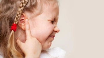 Tedavi edilmezse işitme kaybına kadar götürüyor! Kulakta sıvı birikmesine dikkat…