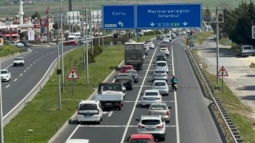 Tekirdağ'dan İstanbul yönüne trafik yoğunluğu yaşanıyor