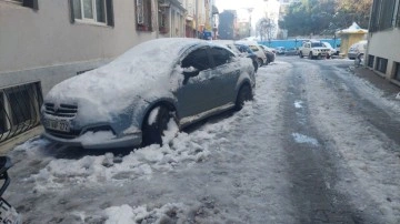 Tekirdağ'da sokaklar buz pistine dönüştü