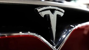 Tesla 120 binden fazla aracını geri çağıracak!