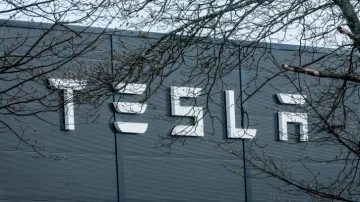 Tesla, 3 modelde fiyatları düşürdü