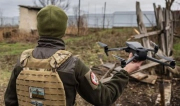 Teslim olmak isteyen Rus askere drone'la talimat gitti