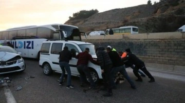 Tokat'ta 5 aracın karıştığı zincirleme kaza: Yaralılar var