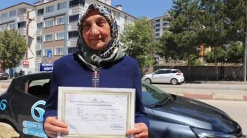 Tokat'ta 67 yaşındaki kadın 43 yıllık eşi için ehliyet sınavına girdi