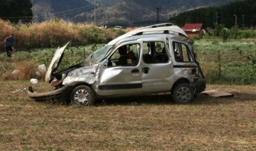 Tokat'ta hafif ticari araç şarampole devrildi: 5 yaralı