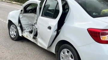 Tokat'ta kamyonet ile otomobil çarpıştı: Biri bebek 4 kişi yaralandı