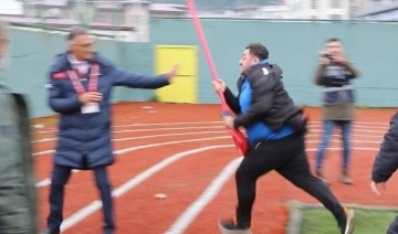 Trabzon'da amatör maçta kavga: Hakemlere bayrak direğiyle saldırdılar