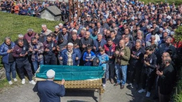 Trabzonspor'un altyapı futbolcusu Mirkan Kurt'un cenazesi defnedildi