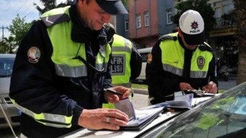 Trafiği tehlikeye sokan sürücüye dudak uçuklatan ceza! 29 bin 857 lira ceza kesildi