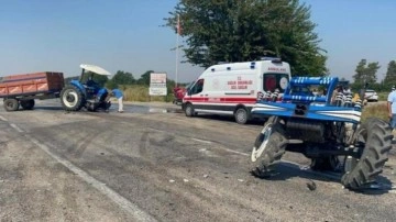 Traktörle otomobil çarpıştı: 1 ölü 4 yaralı