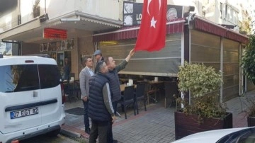 Türk bayrağını bıçakla kesen şüpheli tutuklandı