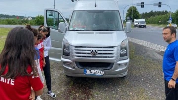 Türkiye Kadın Hokey Milli Takımı, Polonya'da trafik kazası geçirdi!