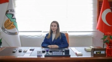 Türkiye'nin en genç belediye başkanı mazbatasını aldı