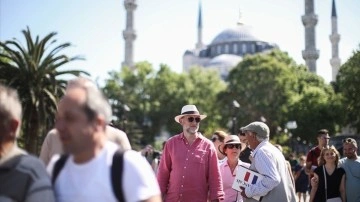 Türkiye yılın ilk 4 ayında 12 milyon 678 bin 959 ziyaretçiyi ağırladı