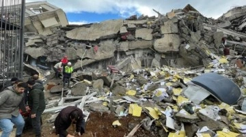 Türkiye'de 10 ilde yıkıma neden olan depremler Grönland'da da hissedildi