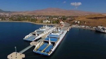 Türkiye’nin en büyük feribotları Van Gölü’nde çalışıyor!