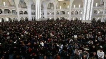 Türkiye'nin en büyük ikinci camii doldu taştı