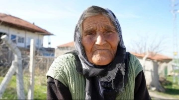 Türkiye'nin en yaşlı seçmeni Arzu nine oyunu kullandı