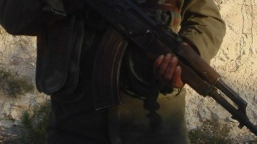 Türkiye'ye girmeye çalışan PKK/PYD'li terörist sınırda yakalandı