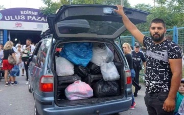 Türkiye'ye sınırdan akın akın giren Bulgarlar, satın aldıkları eşyaları taşımakta zorlandı