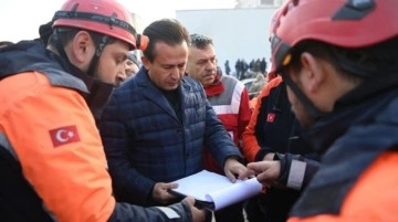 Tuzla Belediye Başkanı Şadi Yazıcı'dan depremzedeler için 7 milyon TL bağış