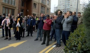 Tuzla'da aidat protestosu: 'Yönetim istifa'