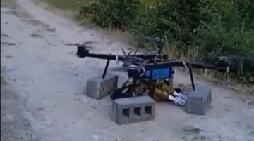 Ukraynalılar, Rus kuvvetlerini püskürtmek için bomba yüklü drone kullanıyor