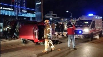 Ümraniye'de, alkollü sürücü kaldırıma çarpıp takla attı