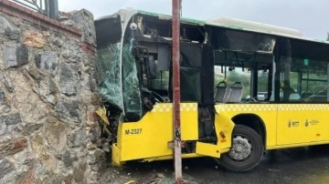 Ümraniye'de İETT otobüsü duvara çarptı: 2 kişi yaralı