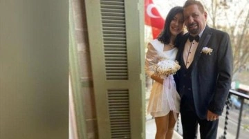 Ünlü yorumcu Erman Toroğlu, yeni evlendiği 34 küçük eşiyle ilk kez görüntülendi