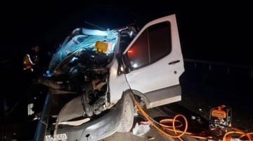 Uşak’ta kamyonet ile kamyon çarpıştı: 1 kişi öldü!