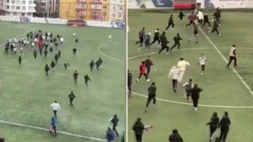 Utandıran görüntüler! U14 maçında 13 yaşındaki futbolculara saldırdılar!