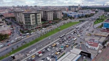 Uyum haftasının başlamasıyla İstanbul'da trafik yoğunluğu arttı