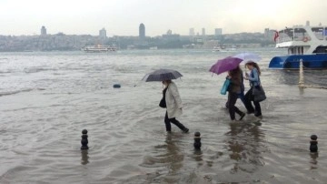 Valilik'ten İstanbullulara uyarı! Bugün ve yarın kuvvetli fırtına ve yağış olacak