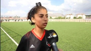 Van haber | Van Büyükşehir Belediyesi Milli Takımlar bölge karmasına 3 futbolcu kazandırdı