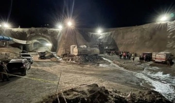 Van-Hakkari kara yolundaki inşaatta göçük: İşçileri kurtarma çalışması başladı