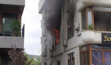 Yangın tüm binayı sardı: Güzellik merkezi alev alev