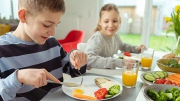 Yarıyıl tatilinde çocukların beslenme düzenini korumak önemli