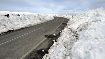 Yoğun kar yağışı! Kara yolu 5 ay kapalı kalacak