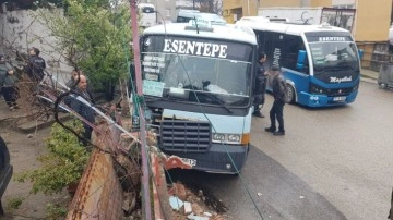 Yolcu dolu minibüs bahçe duvarına çarptı: 5 yaralı