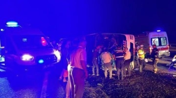 Yolcu otobüsü devrildi: 28 yaralı