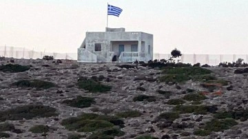 Yunanistan'dan büyük tahrik! Bayrak dikmeye başladılar Dışişlerine 'nota' çağrısı